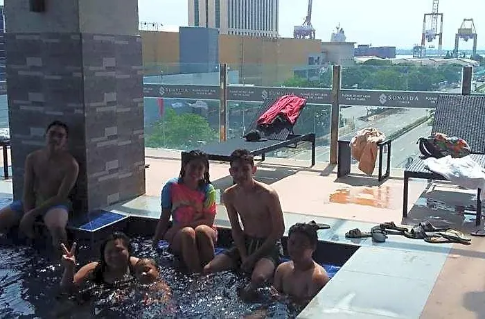 A.j Sunvida Tower W/ Balcony In Front Sm Mall